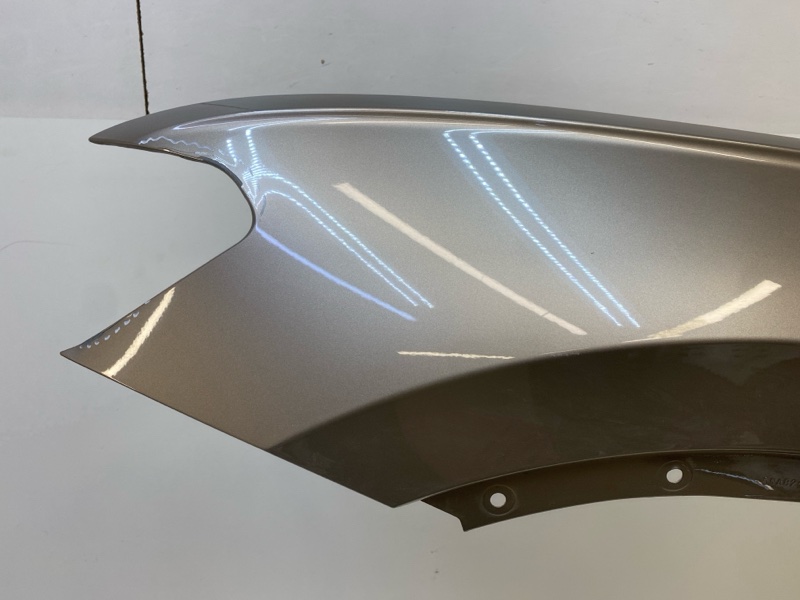 Крыло переднее левое