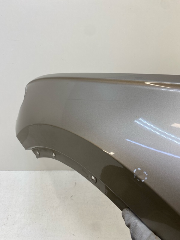 Крыло переднее левое