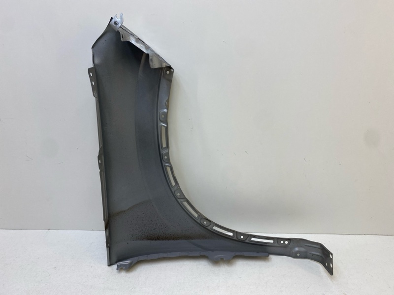 Крыло переднее левое