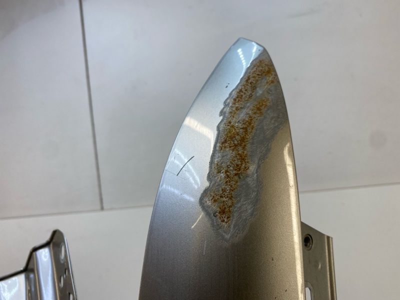 Крыло переднее левое