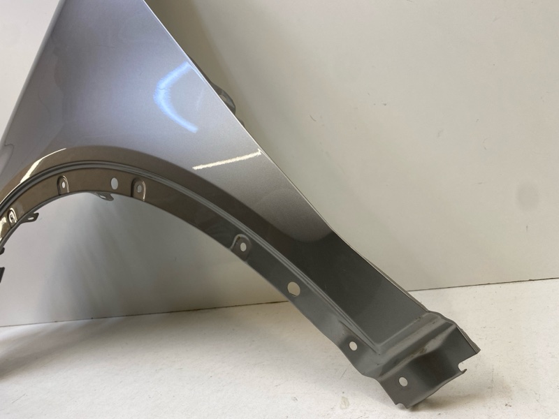 Крыло переднее левое