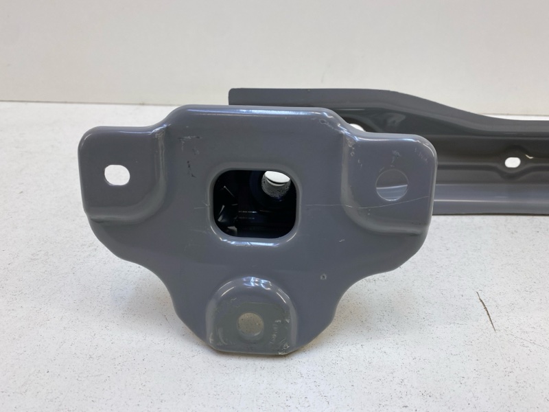 Усилитель переднего бампера