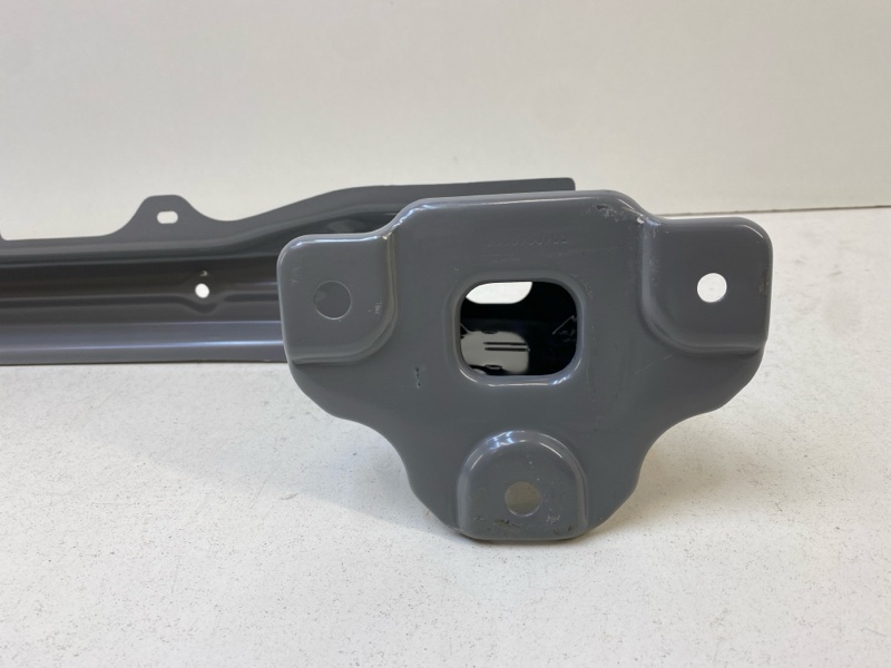 Усилитель переднего бампера