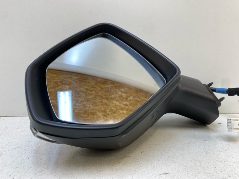 Зеркало левое электрическое