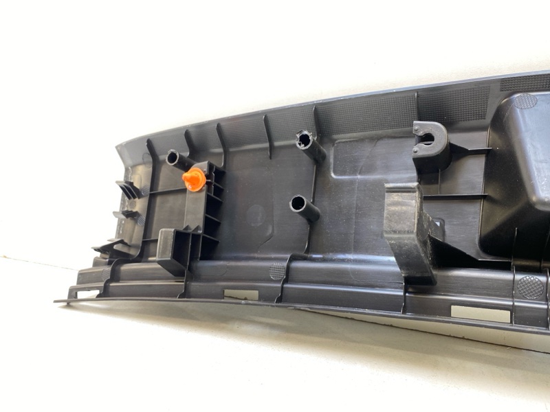 Обшивка багажника