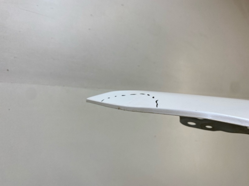 Крыло переднее левое