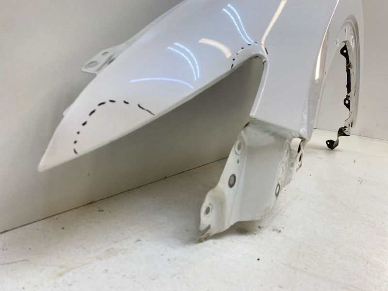 Крыло переднее левое