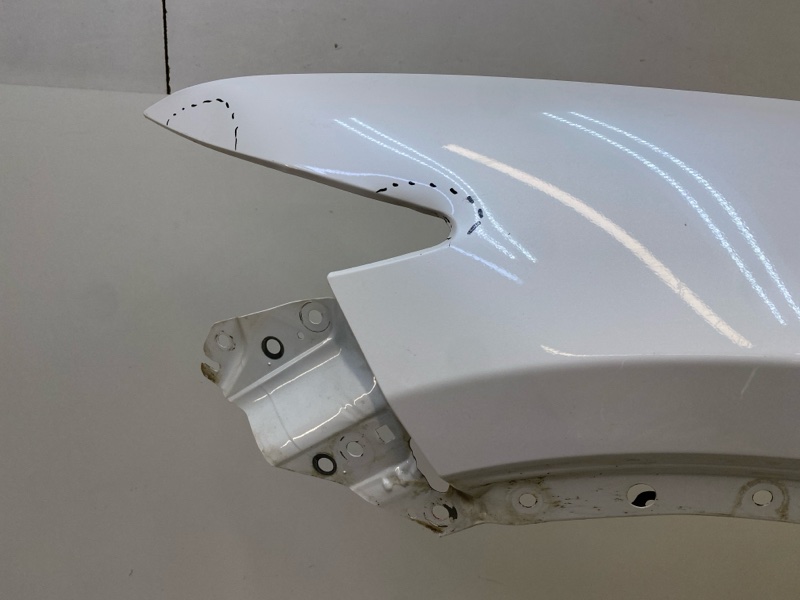 Крыло переднее левое