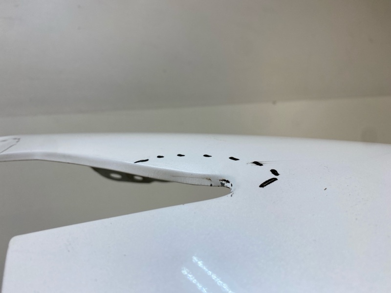 Крыло переднее левое