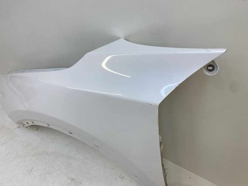 Крыло переднее левое