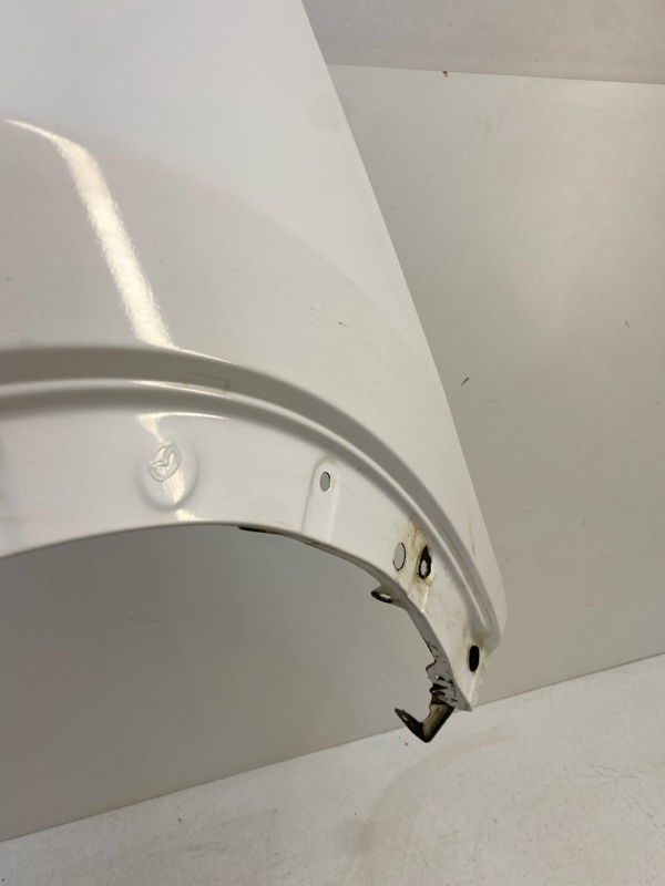 Крыло переднее левое