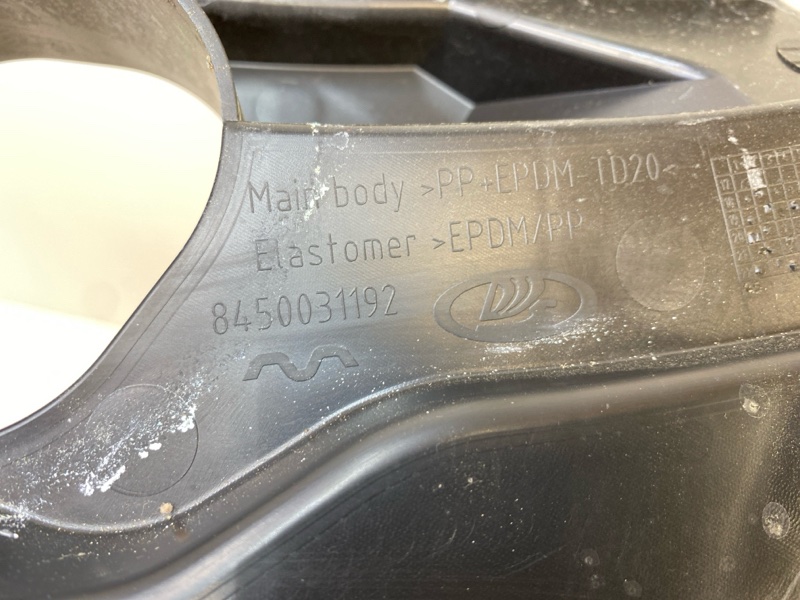 Решетка стеклоочистителей (Жабо)