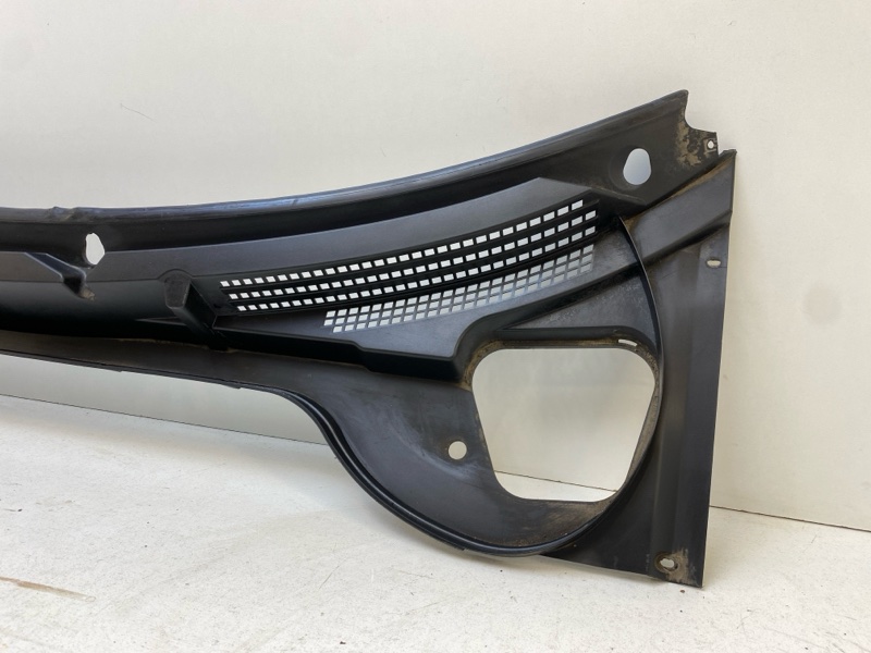 Решетка стеклоочистителей (Жабо)