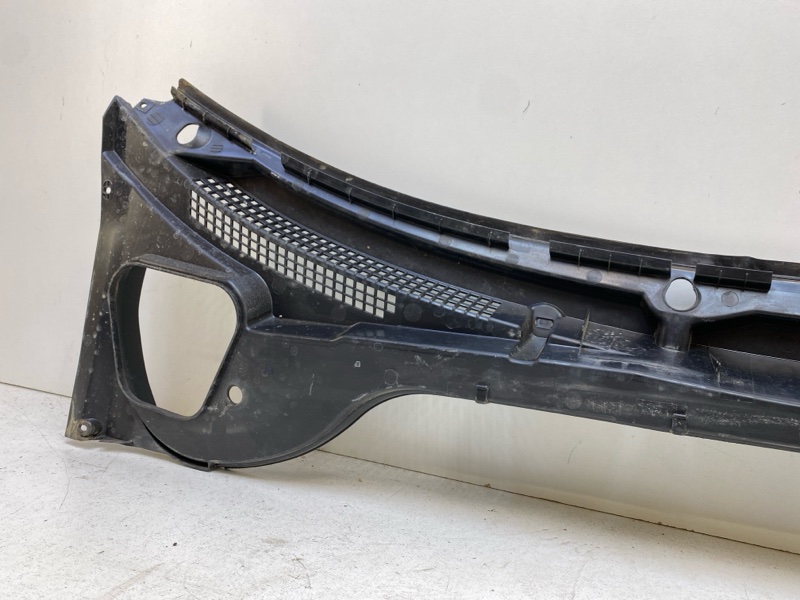 Решетка стеклоочистителей (Жабо)