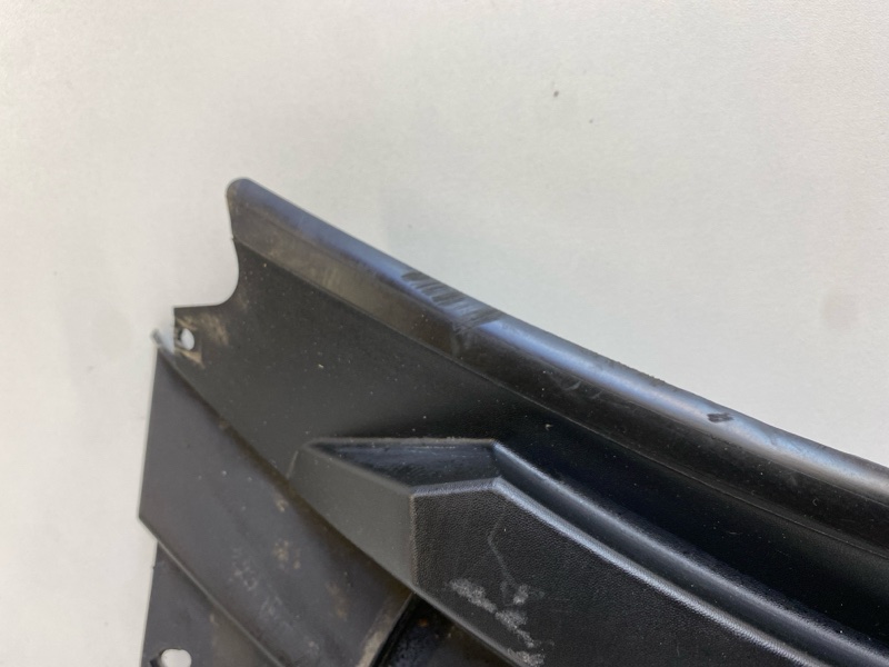 Решетка стеклоочистителей (Жабо)