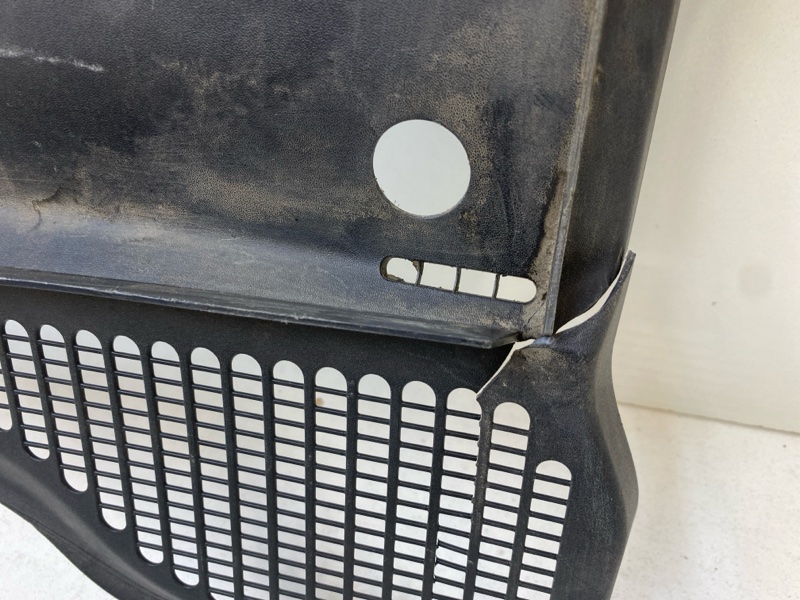 Решетка стеклоочистителей (Жабо)