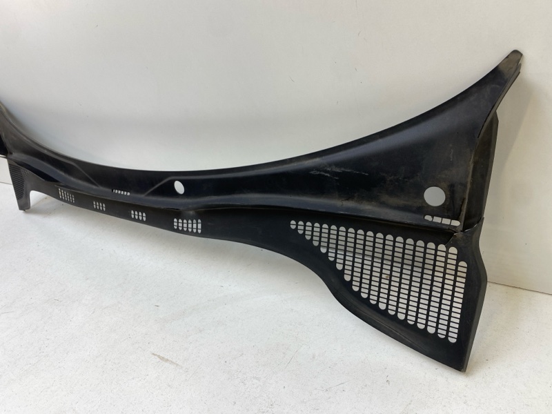 Решетка стеклоочистителей (Жабо)