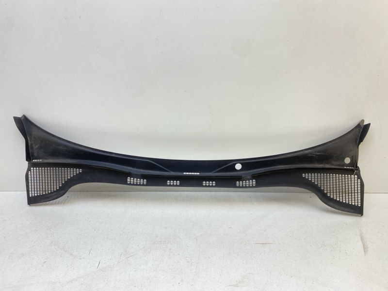 Решетка стеклоочистителей (Жабо)