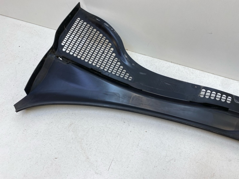 Решетка стеклоочистителей (Жабо)