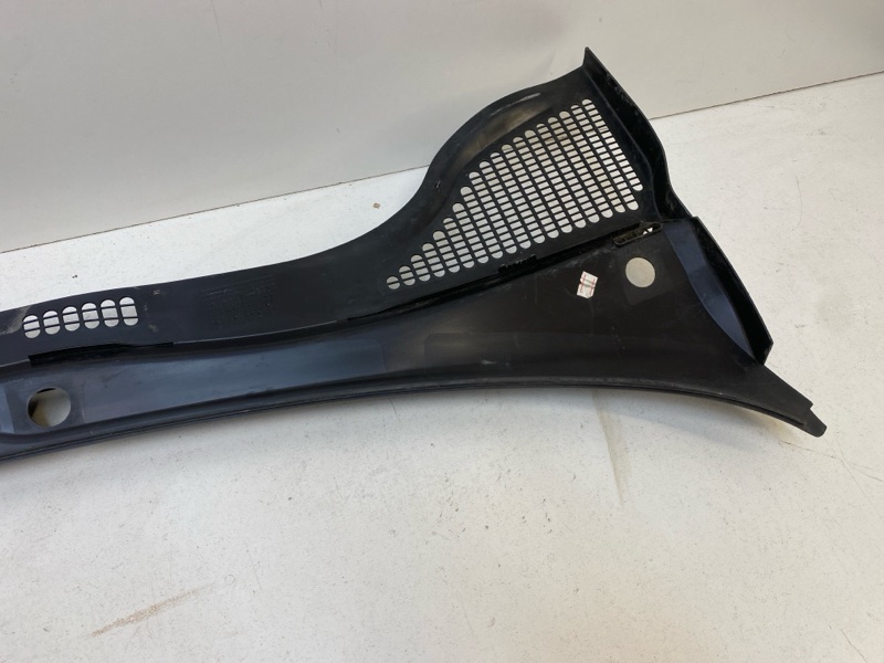 Решетка стеклоочистителей (Жабо)