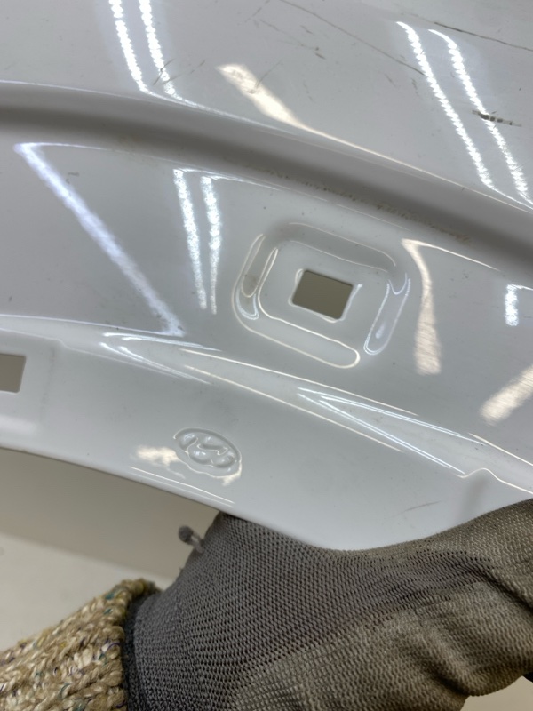 Крыло переднее правое