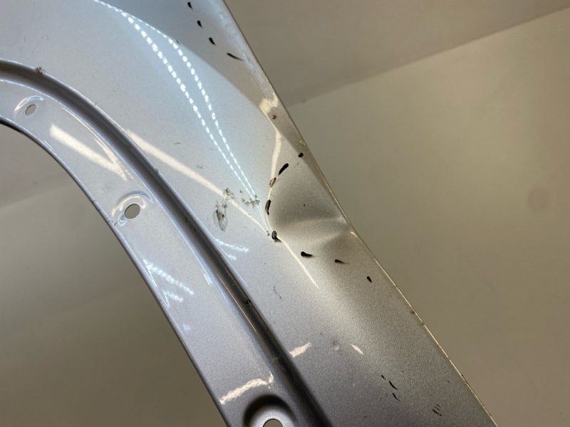 Крыло переднее левое