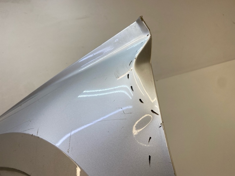 Крыло переднее левое