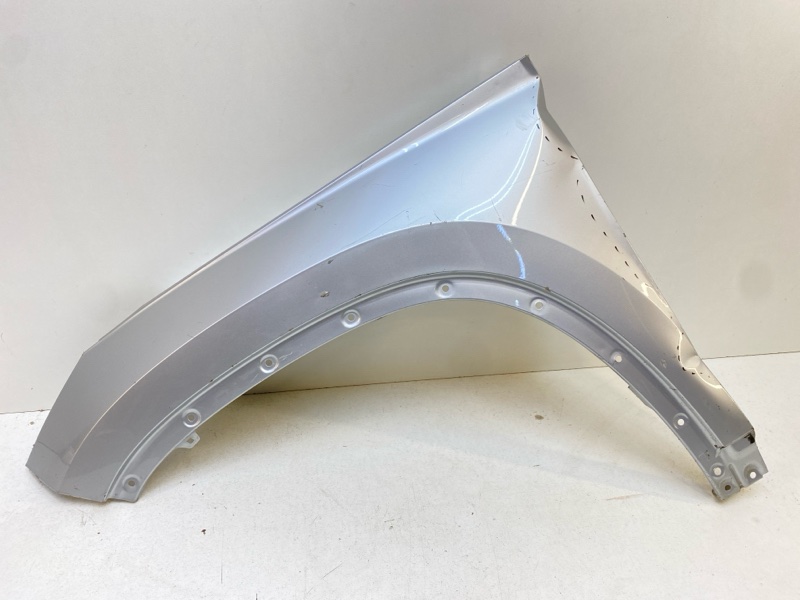 Крыло переднее левое