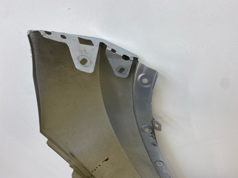 Крыло переднее левое