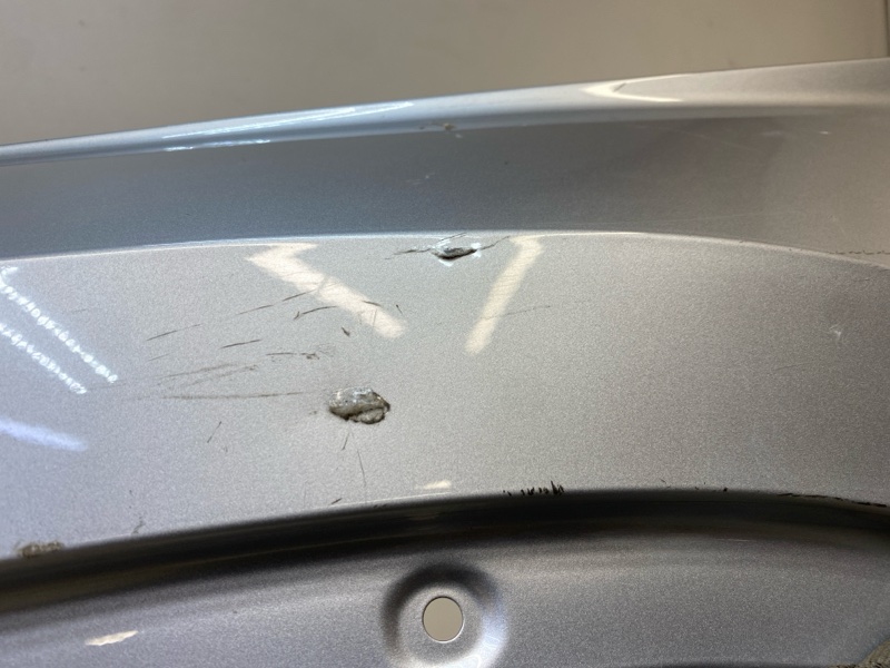 Крыло переднее левое