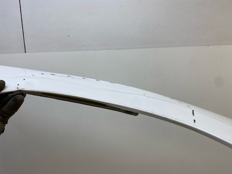 Крыло переднее правое