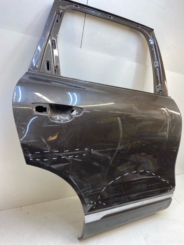 Дверь задняя правая