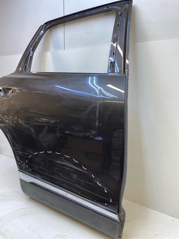 Дверь задняя правая