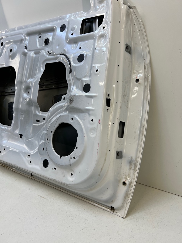 Дверь передняя левая