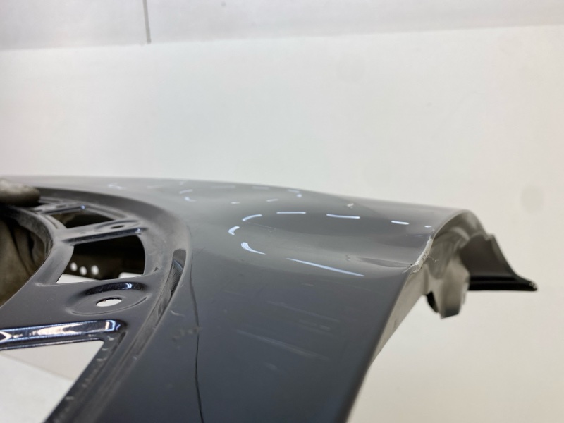 Крыло переднее левое