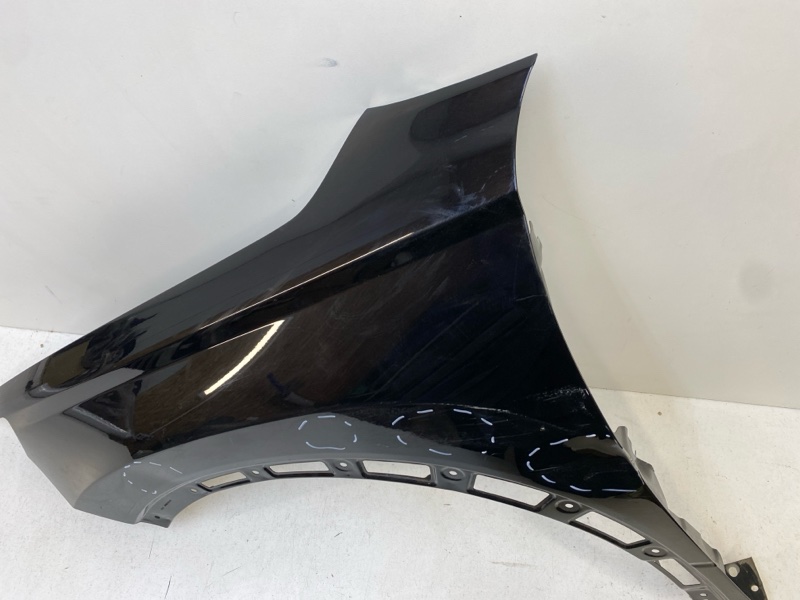 Крыло переднее левое