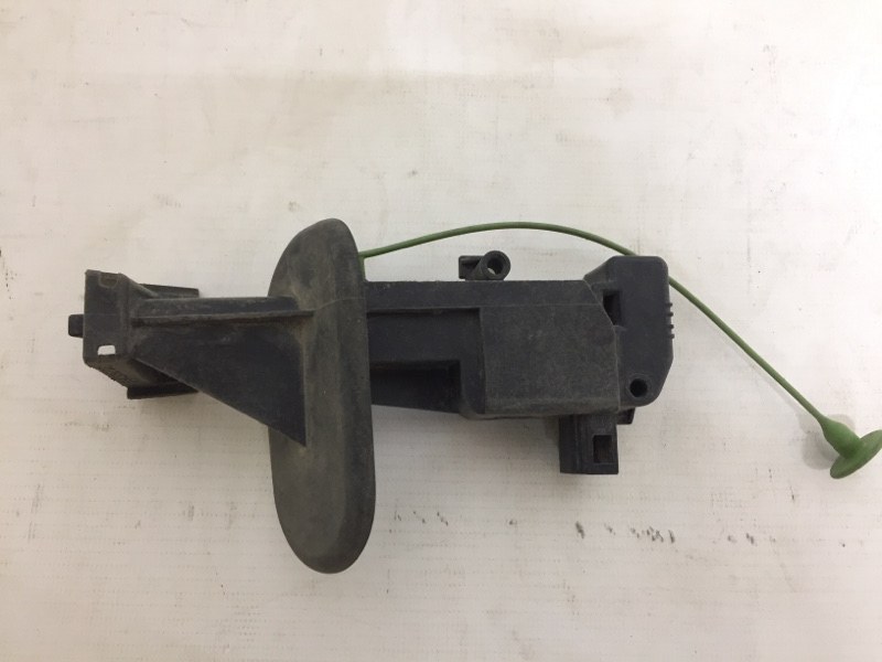 Замок лючка бензобака