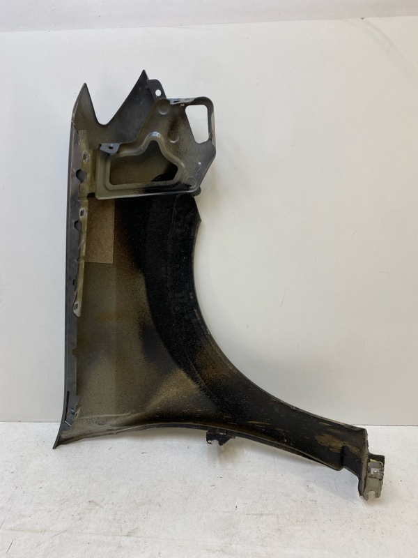 Крыло переднее левое