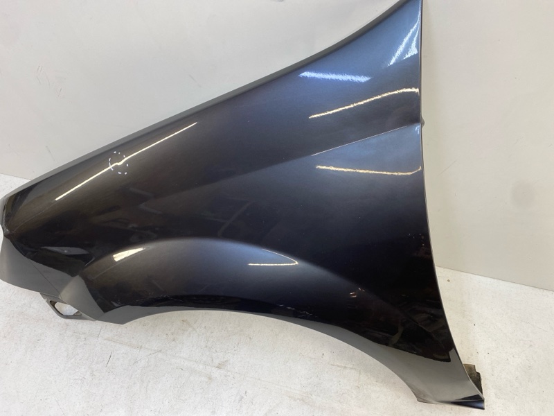 Крыло переднее левое