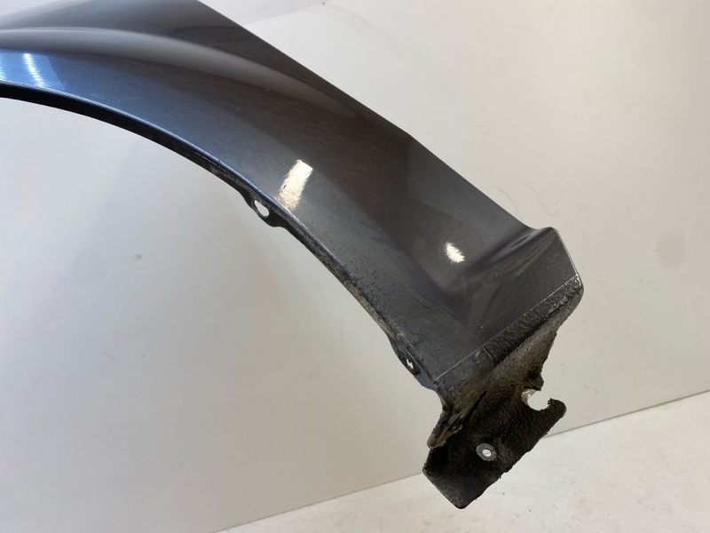 Крыло переднее левое