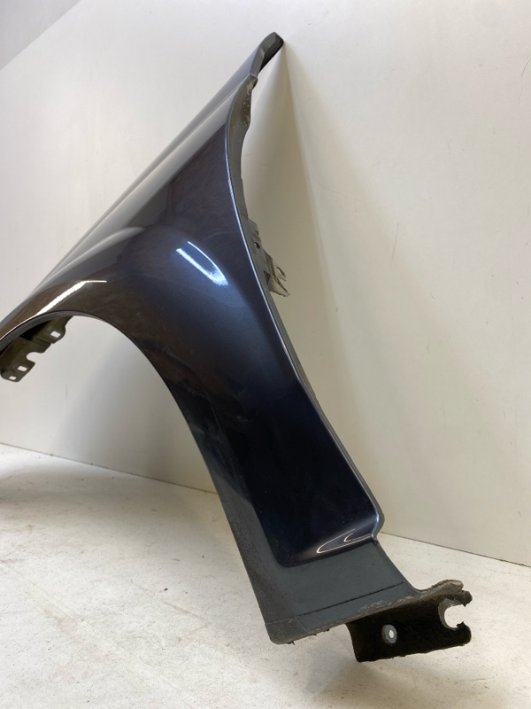 Крыло переднее левое