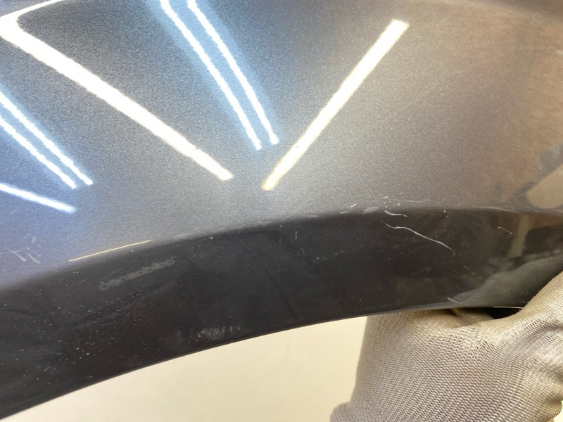 Крыло переднее левое