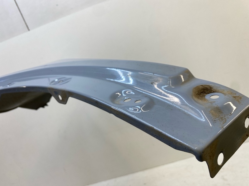 Крыло переднее левое