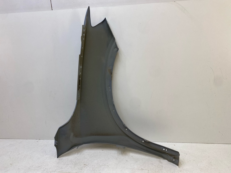 Крыло переднее левое