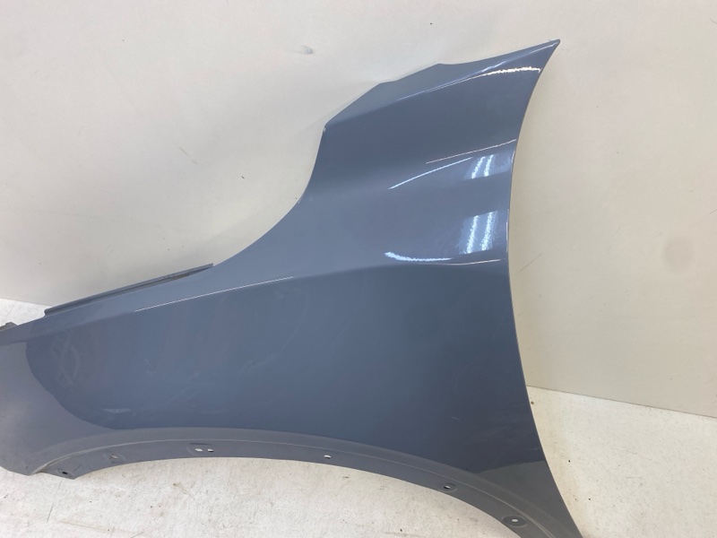 Крыло переднее левое