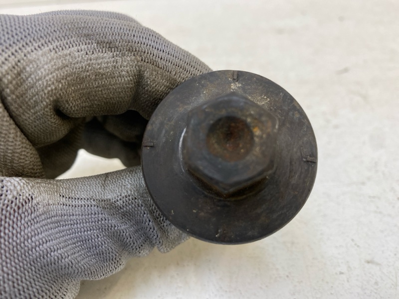 Болт коленвала