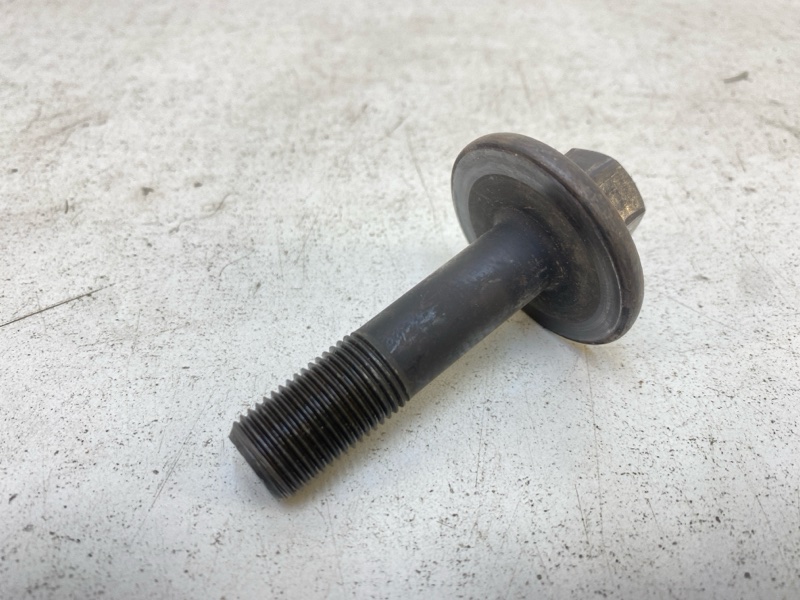 Болт коленвала