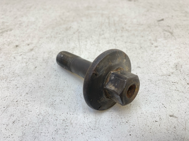 Болт коленвала