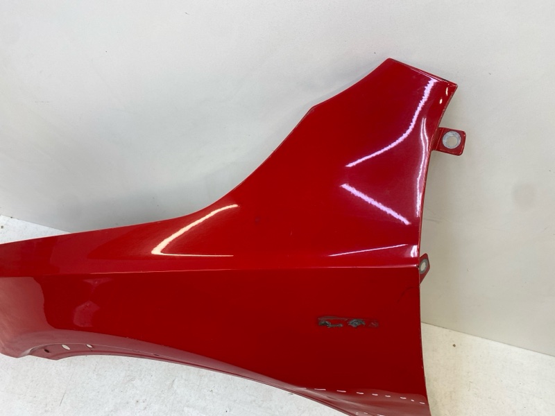 Крыло переднее левое