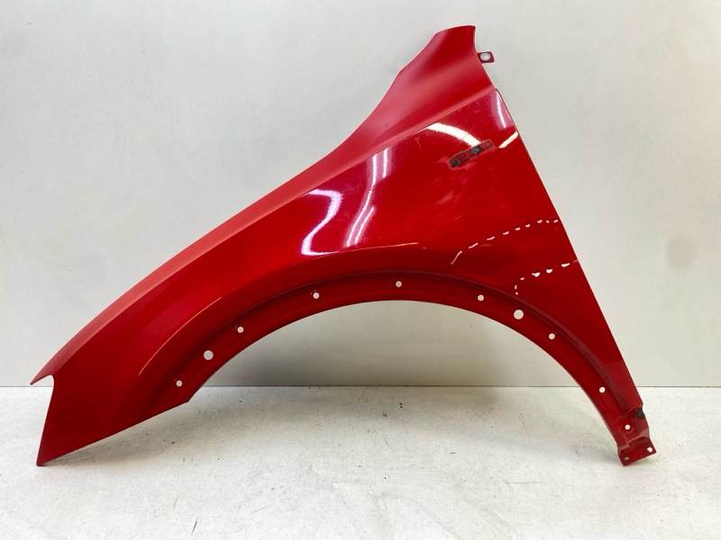 Крыло переднее левое